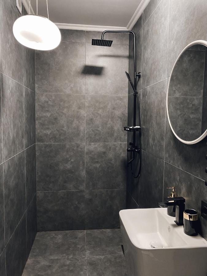 Central Gate Apartment แชร์นิฟซี ภายนอก รูปภาพ
